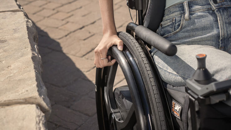 Snadné přepínání mezi přídavným pohonem a volným chodem