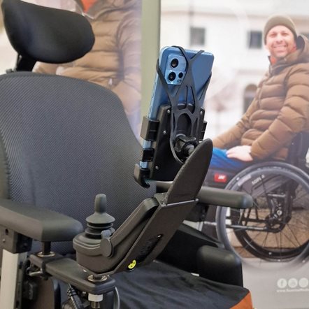 Montážní systém pro mobilní telefony